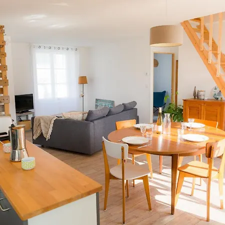 Holiday home En Famille A 250m De La A